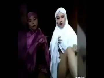 Cewek 18+ Jilbab Abis Ngaji Langsung Live Colmek poster