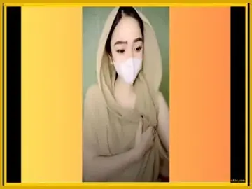 Nikyy Host Jilbab Cantik Live Omek Bar Bar Mastrubasi poster